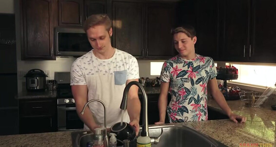 Fetish, Hunks, Spanking, Young Men, Twinks Bad Housekeeping Helix Studios / Spank This