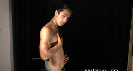 Casting Flexing And Cumshot Vincenzo Mazzi