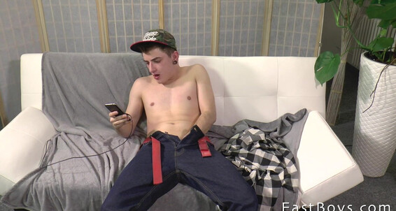 Casting Web Cam Solo Action Tim Brlej