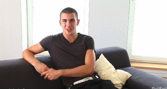 Belamionline Leon Single