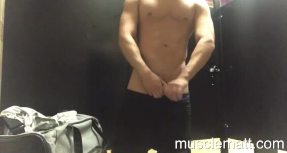 Musclematt Ben S Risky Locker Room Jerk Off