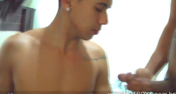 "Gay Boy" Threesome, Black, Huge Dick, DOP, Twinks, Group Sex, Cumshots, Muscle, Hunks, DAP, Oral, Bareback, Brazilian, Hard Fuck, Latino Hot Boys Cena - Estupro Hot 1 - Estupro Em casa Gay Siterip