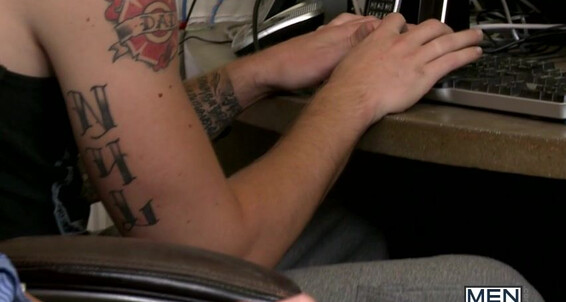 "Gay Boy" Safe sex, Anal sex, Big Dick, Oral sex, Cumshots, Tattoo The Computer Geek Gay SiteRip