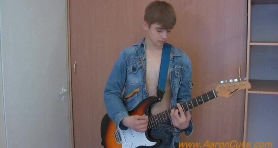 "Gay Boy" Russians, Teen, Solo, Masturbation, Cumshots, Twink Aaron and guitara Gay SiteRip