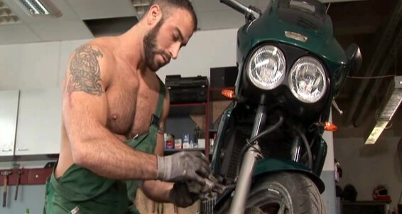 "Christian Wilde, Spencer Reed, Mark Metzger, Troy Daniels, Stany Falcone, a.o." muscle men, anal, oral, uniform Lube Job Heisse Kisten Cazzo
