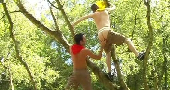 "Ali Stuart, Ian James, Kyle Martin, Marc Davis, Matt Ryan, Mike Jones (uk), Mikey Leeds, Rick Hunter (uk)" Plot Based, Outdoor Sex, Orgy, Oral, Twinks, Anal In Tents Orgasms Euroboy, Tipo Sesso