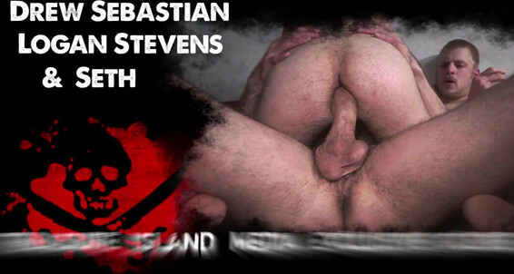 Kinky group of guys go wild on Seth's siteRip & bareback with their oral skills
