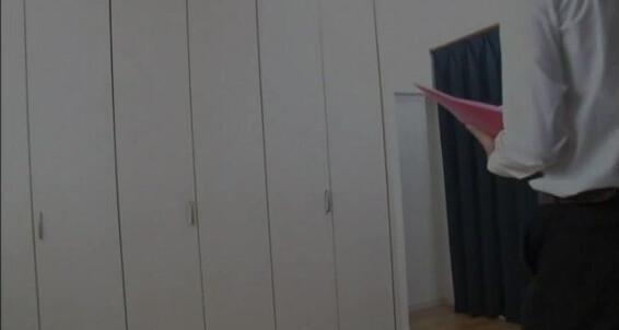 Naughty Asian Teen Gives A Handjob To Her Boyfriend & Gets A Cumshot