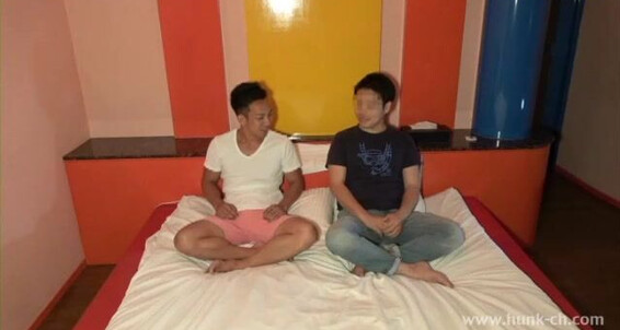 Watch Hunk Video of Straight vs. G@mes as they finger, jerk, and blow in hot anal action