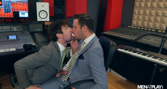 Ex Gay SiteRip: A raw and steamy sex tape featuring Damon Heart and Drew Dixon