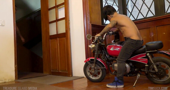 Latino, Muscle, BlowJob, Big Dick, Midget, Tattoos, Oral Sex, Cumshots, Masturbation Chupame Sc. 3 Gay SiteRip