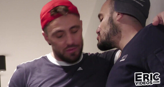 Bareback, Uncut, Blowjob, Tattoos, Threesome, Facial, Masturbation, Rimming, DAP, Kissing, Cumshot, Muscles, Big Dicks, Anal Sex Archie is hunting Gay SiteRip