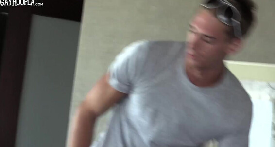 Gayhoopla Gh Austin Anderson The Ripped Gym Stud