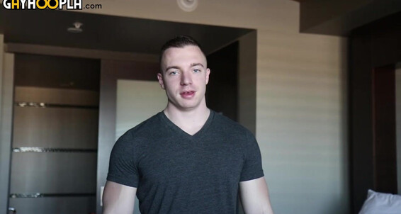 Gayhoopla Gh Bodybuilder Joey Russo Jerks His Cock And Cums