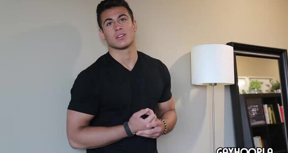 Gayhoopla Gh Handsome Hunk Taylor Shift Jerks His Cock For You