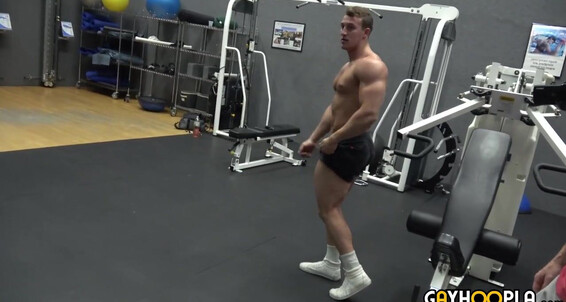 Gayhoopla Gh Muscle All Star Max Warner Shows Off And Jerks Off