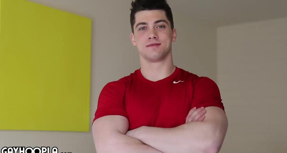 Gayhoopla Gh Wrestler Turned Bodybuilder Collin Simpson Jerks His Big Cock
